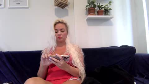 Badblondebunny online show from September 30, 10:25 pm