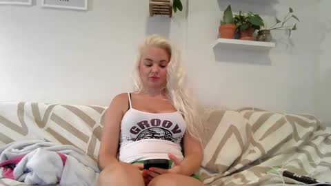 Badblondebunny online show from January 22, 10:06 pm