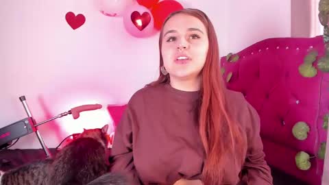 Snapshot of evy_orange1 chatting on February 8, 1:22 pm EVY online show from February 8, 1:22 pm