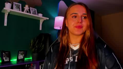 EVY online show from June 1, 1:40 am