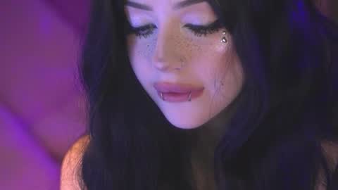 Alyson online show from January 5, 8:01 pm