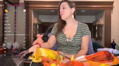 Snapshot of exwifesoon chatting on October 1, 3:39 pm ExWifeSoon online show from October 1, 3:39 pm