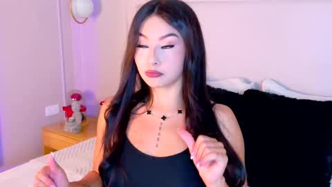 eymicooper online show from January 7, 7:17 pm