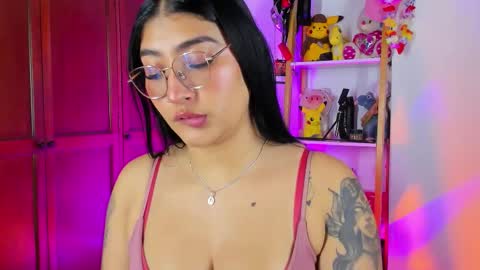 Snapshot of eymy_hadid_ chatting on October 20, 12:57 am Emily online show from October 20, 12:57 am
