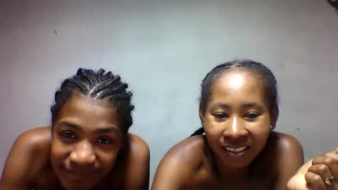 faiqua95 online show from April 14, 6:08 pm