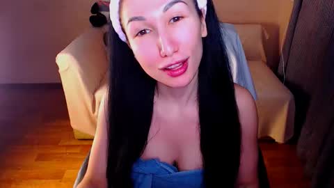 Elli  online show from November 12, 6:39 pm