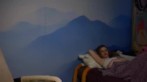 Snapshot of fairyilona chatting on October 18, 8:17 am Ilona online show from October 18, 8:17 am