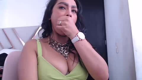 fairylatin online show from November 4, 7:52 pm