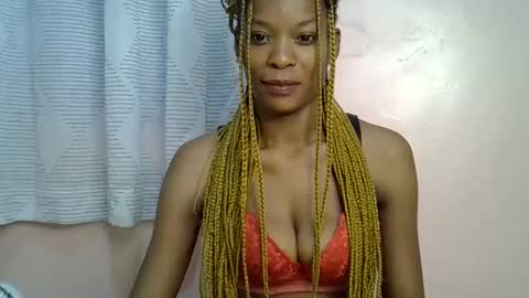 faizah_ online show from March 29, 1:21 pm