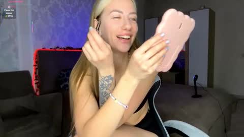 Sandra online show from December 20, 5:28 pm