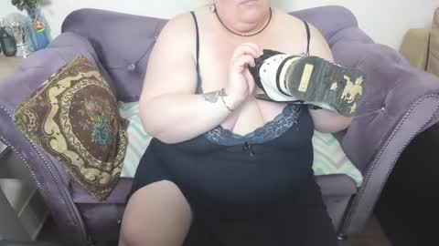 fashiona online show from February 15, 8:46 am