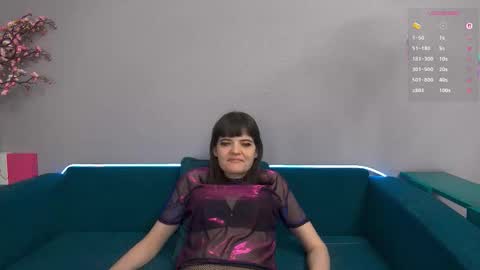 Laura online show from December 14, 4:40 am