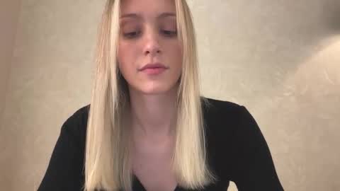 Lisa online show from November 29, 8:18 am