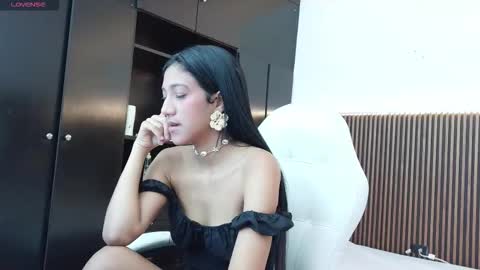 Freyja  online show from February 9, 5:15 pm