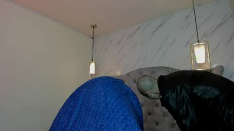   online show from March 29, 12:26 pm