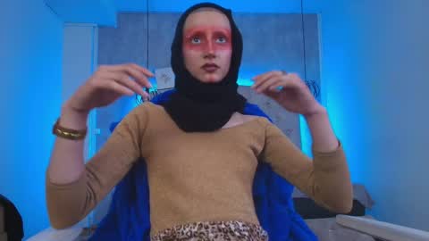   online show from October 6, 6:02 pm