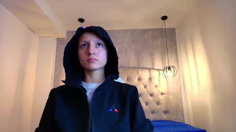   online show from October 19, 7:27 pm