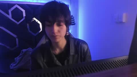   online show from February 17, 11:44 am