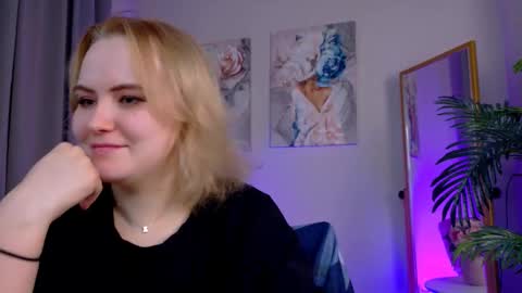 Fiona online show from March 23, 9:54 pm