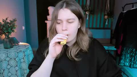 fiora online show from February 28, 9:25 am