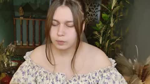 fiora online show from November 17, 1:45 pm