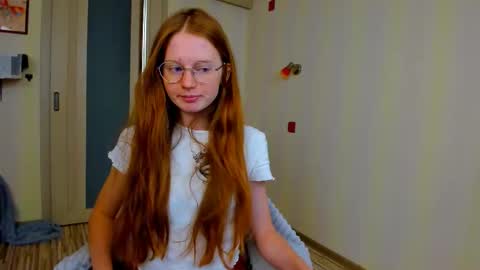 Snapshot of fire_luna chatting on September 30, 6:19 am fire_luna online show from September 30, 6:19 am