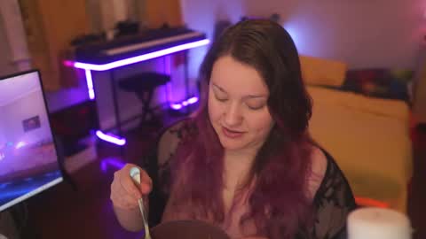 Lio Roxy online show from December 4, 7:21 am