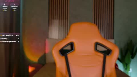 im Linda please give me thumbs up online show from April 15, 2:56 am