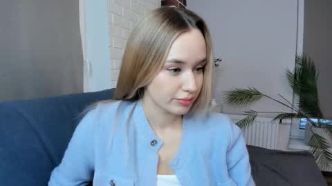 Amina online show from November 24, 1:02 pm