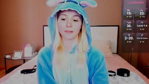 Snapshot of fleximona chatting on October 24, 8:43 am FlexiMona online show from October 24, 8:43 am
