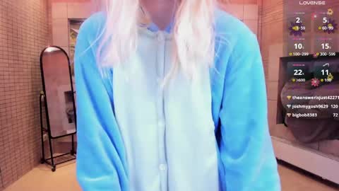 FlexiMona online show from April 18, 7:07 pm