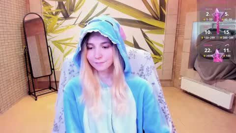 FlexiMona online show from March 28, 9:31 am