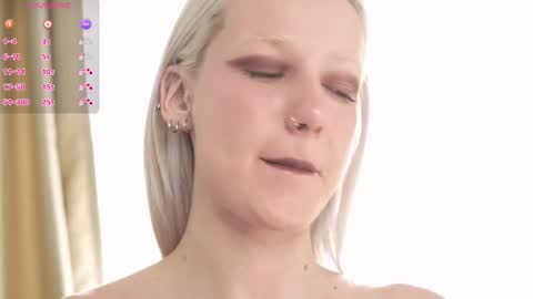 Snapshot of flexylover_ chatting on October 20, 10:51 am Im nude naked fuck lovense online show from October 20, 10:51 am