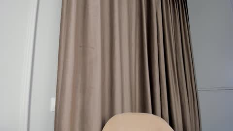 Emely  online show from November 1, 3:05 pm