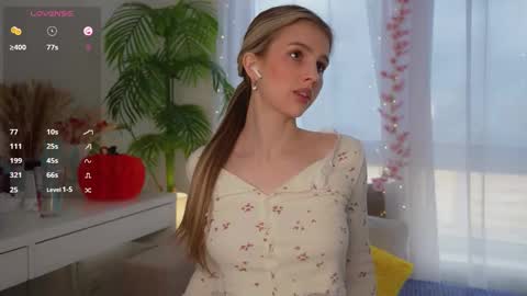 Adeline online show from March 5, 8:21 am