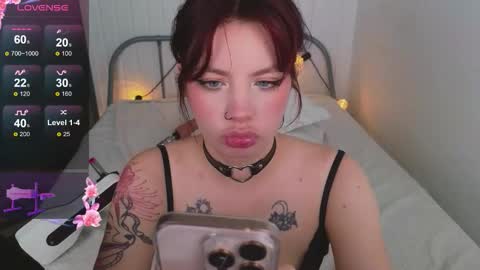 forget__me__nots online show from November 28, 5:27 pm