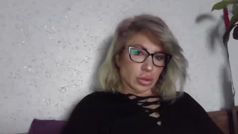 fox_red_lady7 online show from April 17, 7:43 am