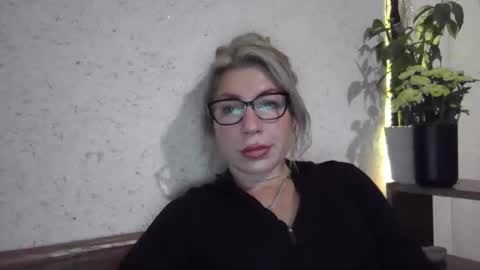 fox_red_lady7 online show from November 27, 9:28 pm