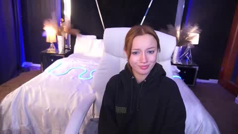 Maya online show from October 7, 2:21 pm