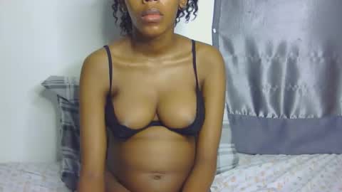 foxypennyy online show from November 6, 5:13 am