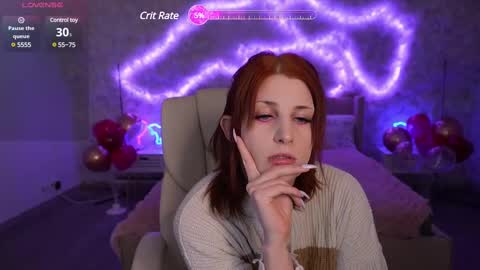 Snapshot of foxyrayy chatting on February 13, 12:57 am F O X online show from February 13, 12:57 am