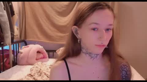 fran_bow online show from June 3, 12:39 pm