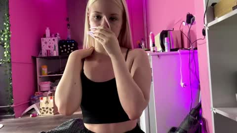 Liza online show from April 14, 8:31 pm