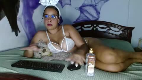 Snapshot of francii_m chatting on October 9, 12:48 am Francii online show from October 9, 12:48 am