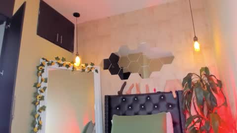 Fransheska online show from April 5, 1:43 pm