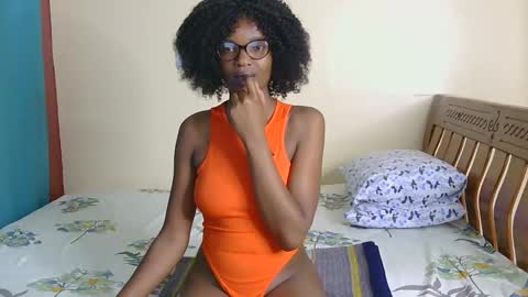 Snapshot of freakky_nessa chatting on December 9, 8:33 pm Nessa-Independent model online show from December 9, 8:33 pm