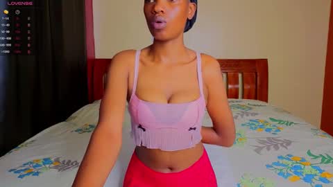 Snapshot of freakky_nessa chatting on September 10, 8:47 am Nessa-Independent model online show from September 10, 8:47 am