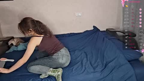 Mia online show from November 28, 1:36 pm