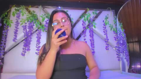 Freya online show from April 22, 3:03 am