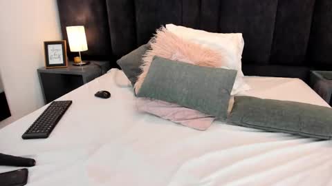 FREYA online show from November 26, 9:49 pm